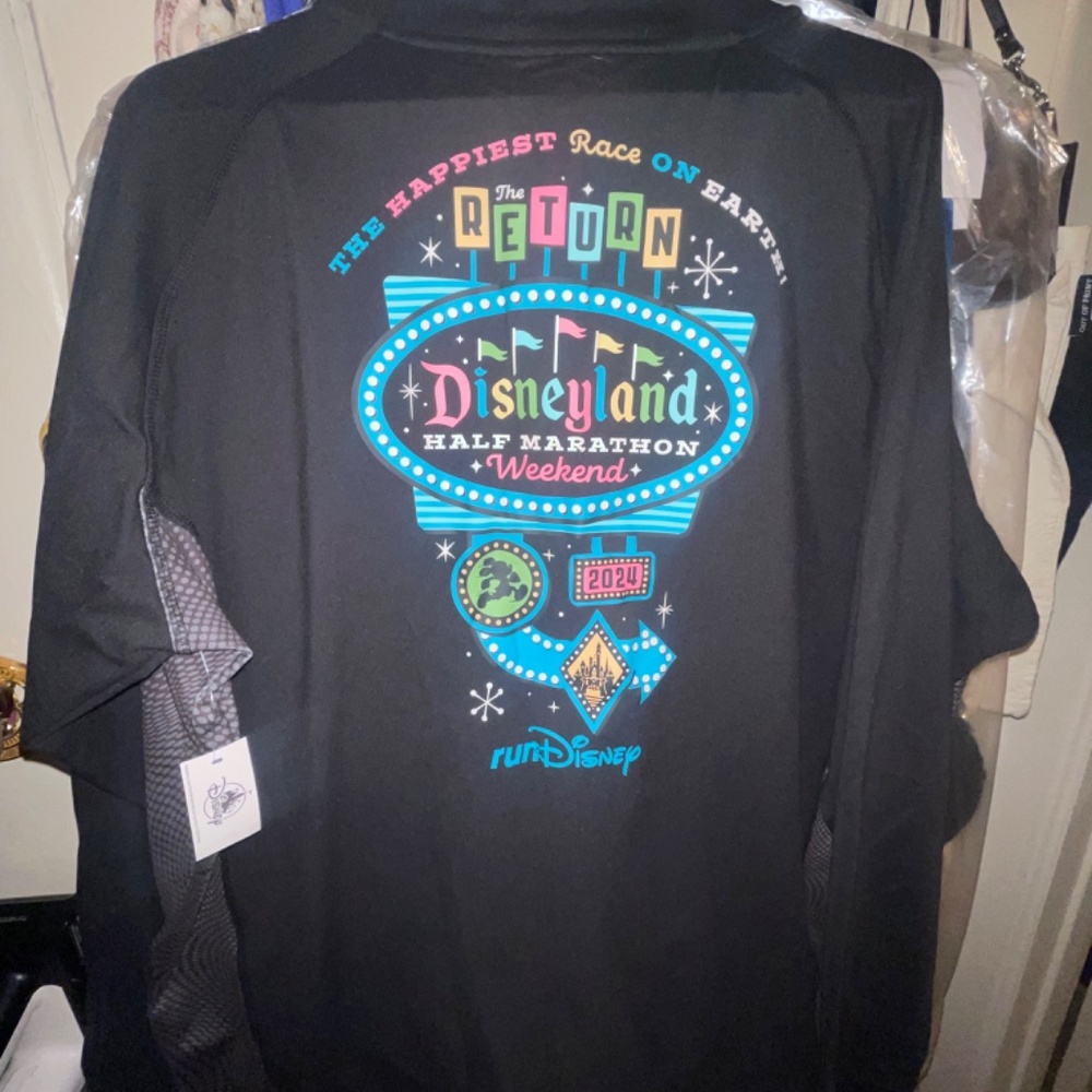 runDisney 2024 Disneyland Half Marathon x-large Jacket
